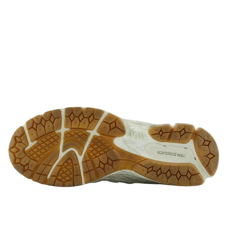 New Balance 2002R Protection Pack Distressed - M2002RDG