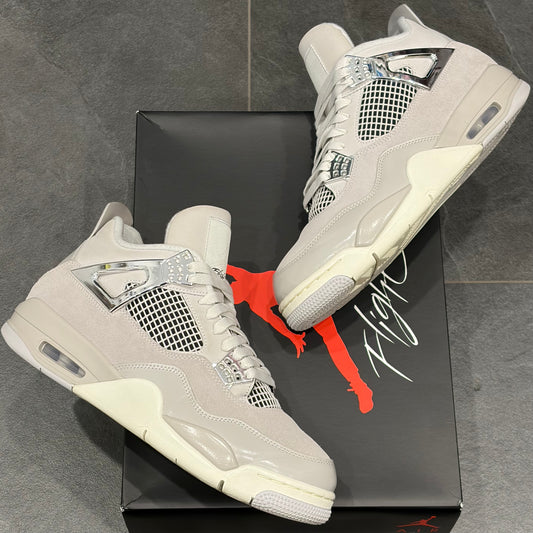 Air Jordan 4 Retro Frozen Moments - Taille 43 (Occasion)