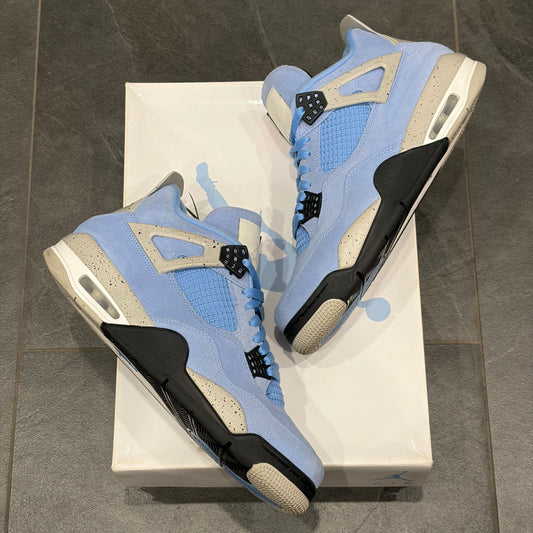 Air Jordan 4 Retro University Blue - Taille 44 (Occasion)