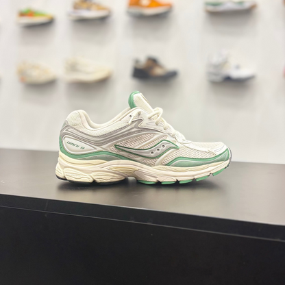Saucony ProGrid Omni 9 Tomorrow, Meet Yesterday Pack Ivory Green - Taille 43 (Occasion)