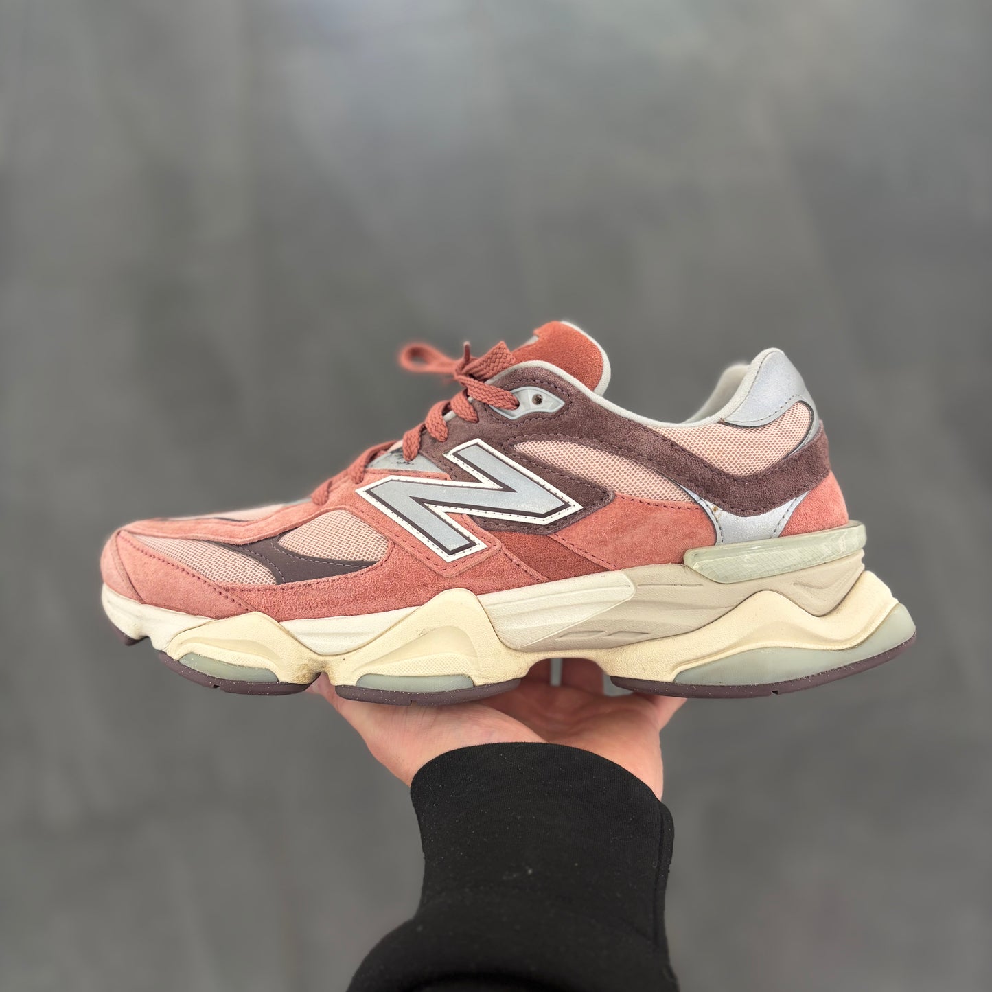New Balance 9060 Sea Salt Cherry Blossom - Taille 45 (Occasion)