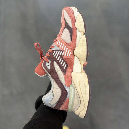 New Balance 9060 Sea Salt Cherry Blossom - Taille 45 (Occasion)