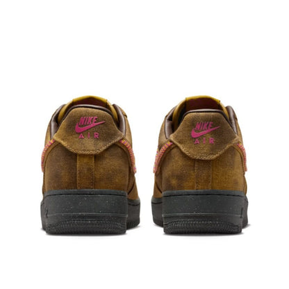 Nike Air Force 1 Low '07 QS Boucle Desert Moss Fierce Pink - IO4474-300