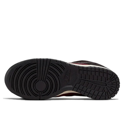 Nike Dunk Low SE Fleece Burgundy Crush - DQ7579-600