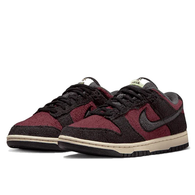 Nike Dunk Low SE Fleece Burgundy Crush - DQ7579-600
