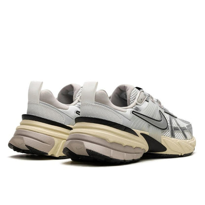Nike V2K Run Metallic Silver - FD0736-100
